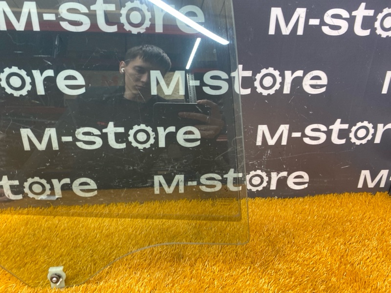 Стекло боковое, 1000 рублей, Красноярск