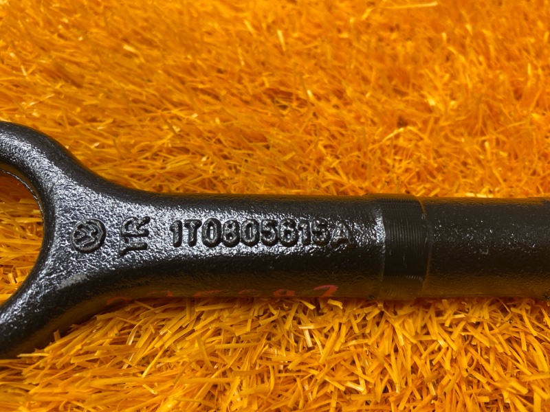 Крюк буксировочный, 1300 рублей, Красноярск