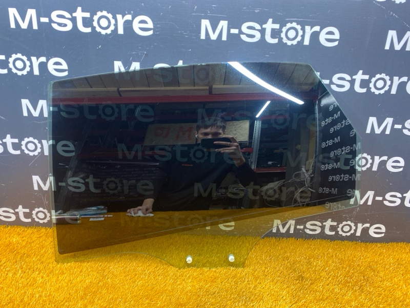 Стекло боковое, 3500 рублей, Красноярск