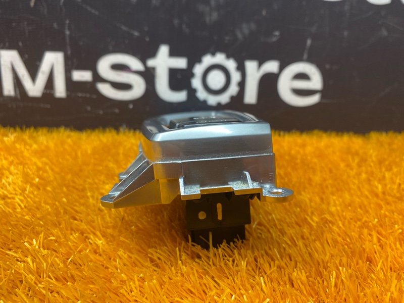 Кнопка стояночного тормоза, 500 рублей, Красноярск