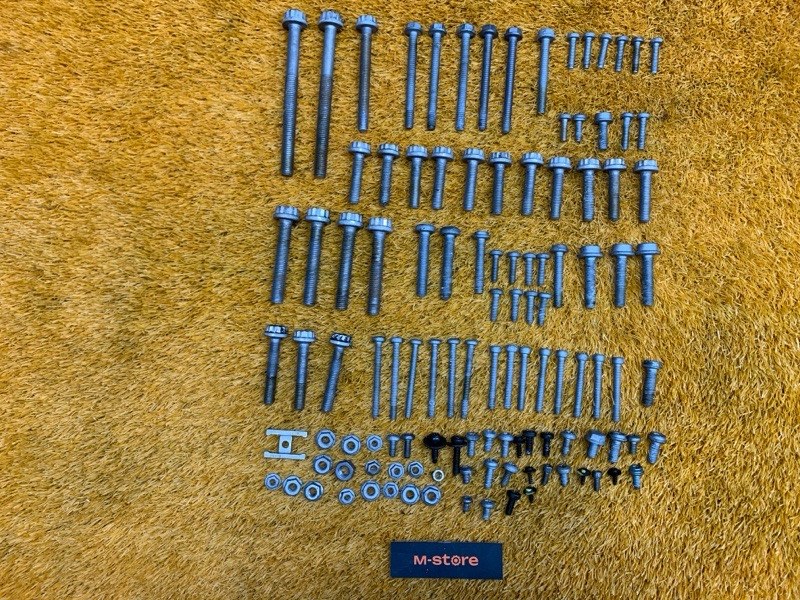 Болты и гайки ДВС, 1000 рублей, Красноярск