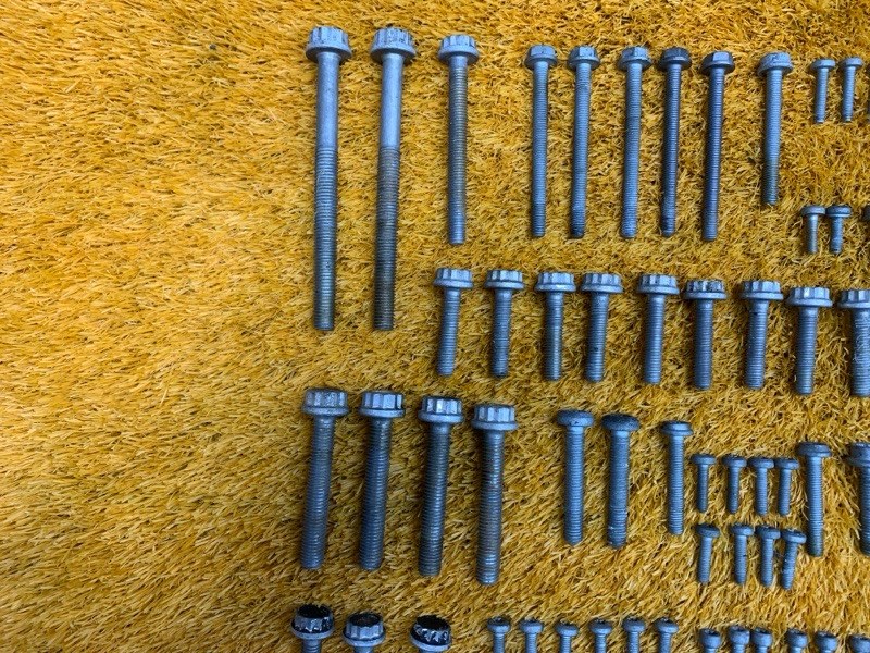 Болты и гайки ДВС, 1000 рублей, Красноярск