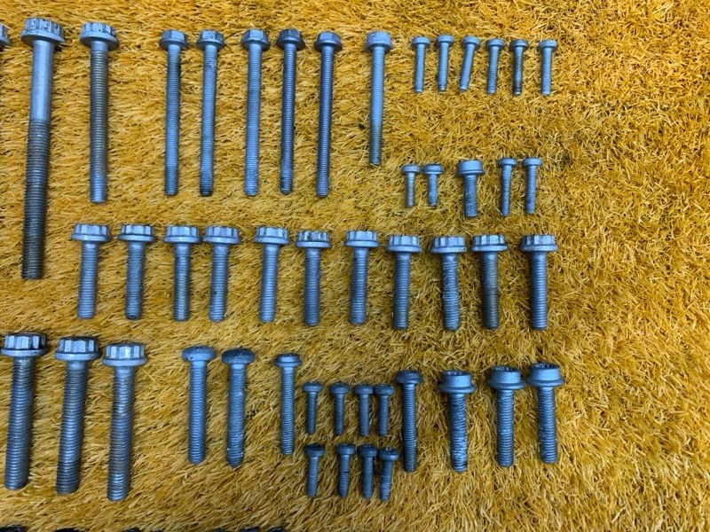 Болты и гайки ДВС, 1000 рублей, Красноярск