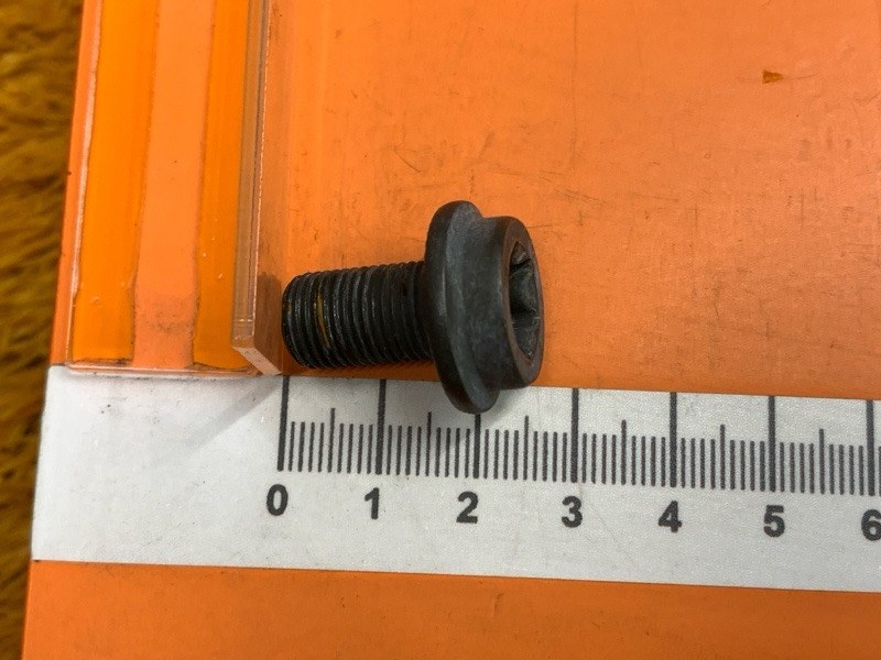 болт гидротрансформатора, 300 рублей, Красноярск