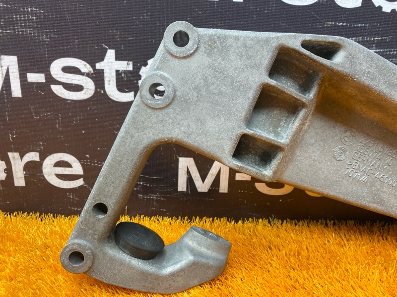 Кронштейн КПП, 500 рублей, Красноярск