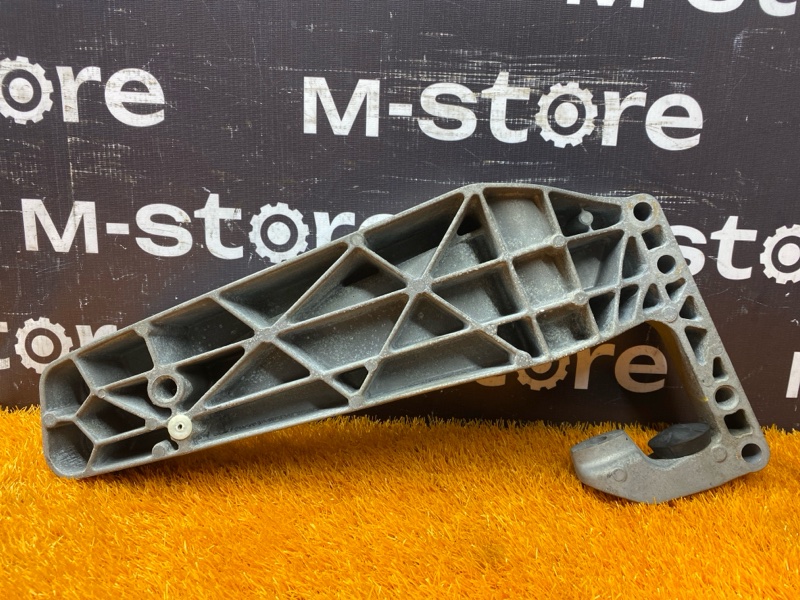 Кронштейн КПП, 500 рублей, Красноярск