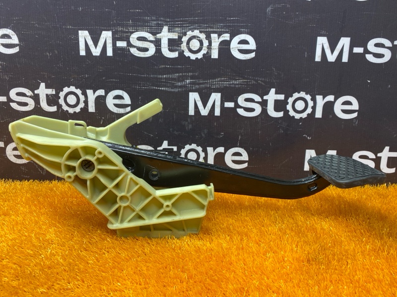 педаль тормоза, 500 рублей, Красноярск