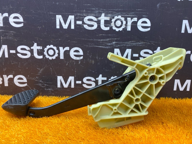 педаль тормоза, 500 рублей, Красноярск