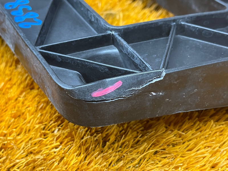 крепление бампера, 300 рублей, Красноярск