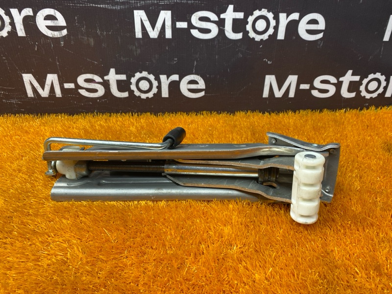 домкрат, 2000 рублей, Красноярск