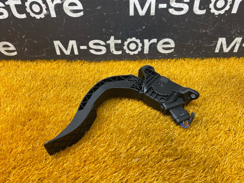 педаль газа, 3000 рублей, Красноярск