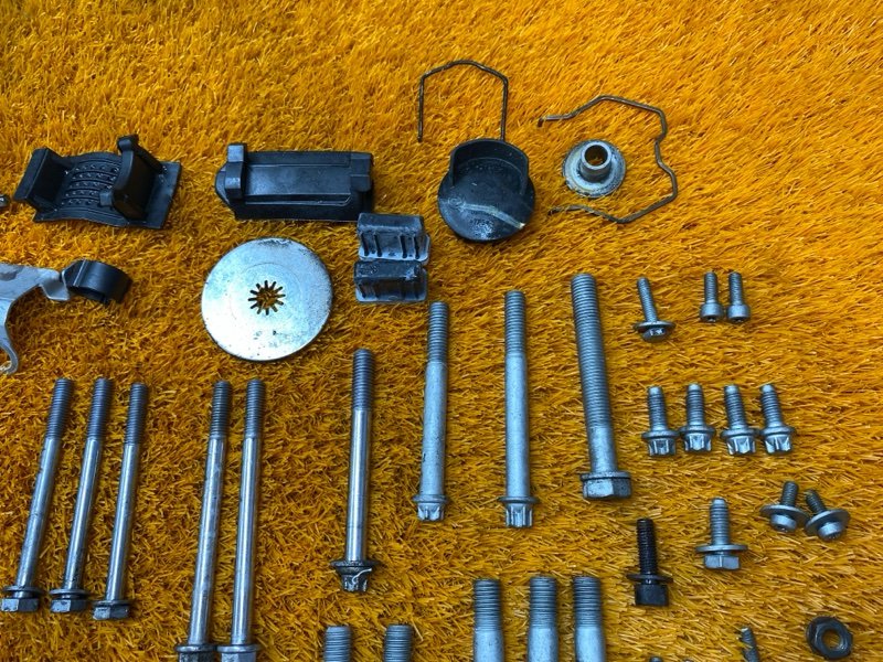 Болты и гайки ДВС, 1200 рублей, Красноярск