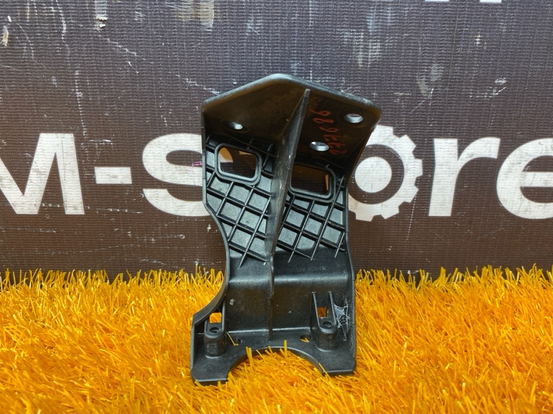 Кронштейн форсунки омывателя фары, 1000 рублей, Красноярск