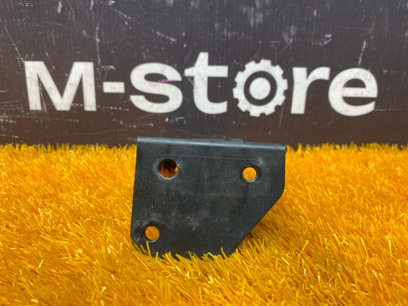 Кронштейн форсунки омывателя фары, 1000 рублей, Красноярск