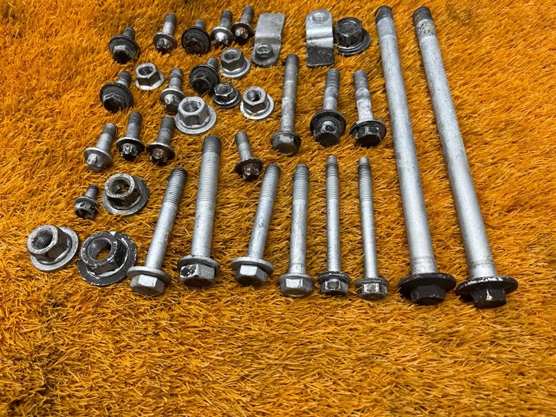 Болты и гайки задней подвески, 1200 рублей, Красноярск