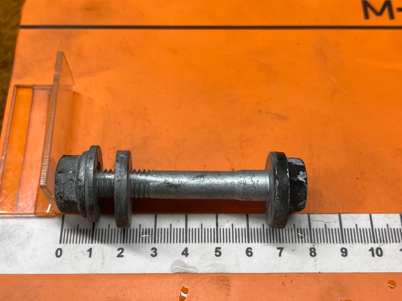 Болт развальный, 1000 рублей, Красноярск