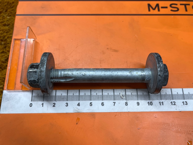 Болт развальный, 1000 рублей, Красноярск