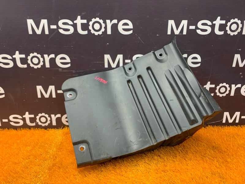 подкрылок, 1500 рублей, Красноярск