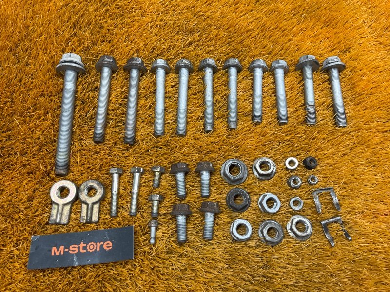 Болты и гайки задней подвески, 1000 рублей, Красноярск