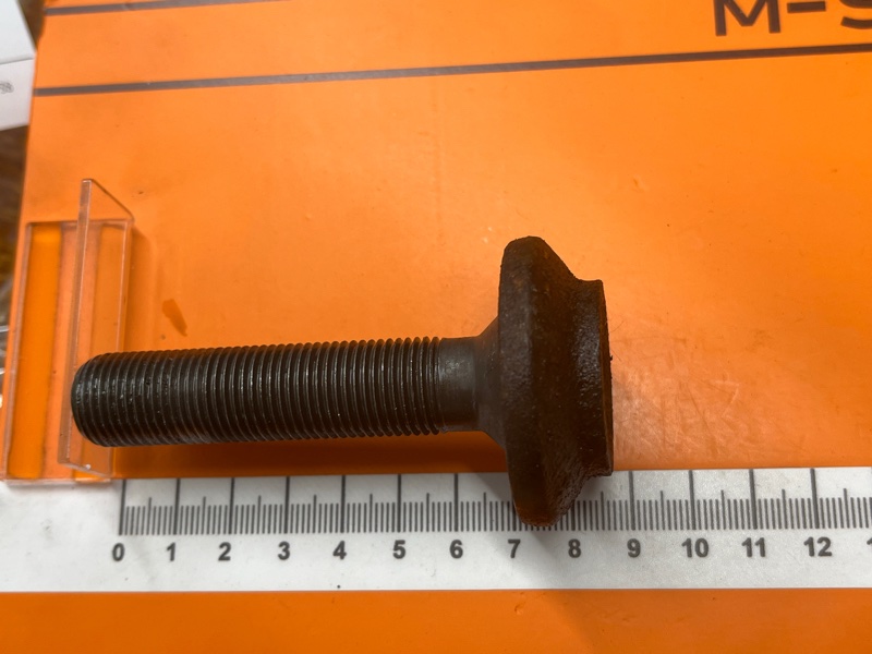 Болт привода, 200 рублей, Красноярск