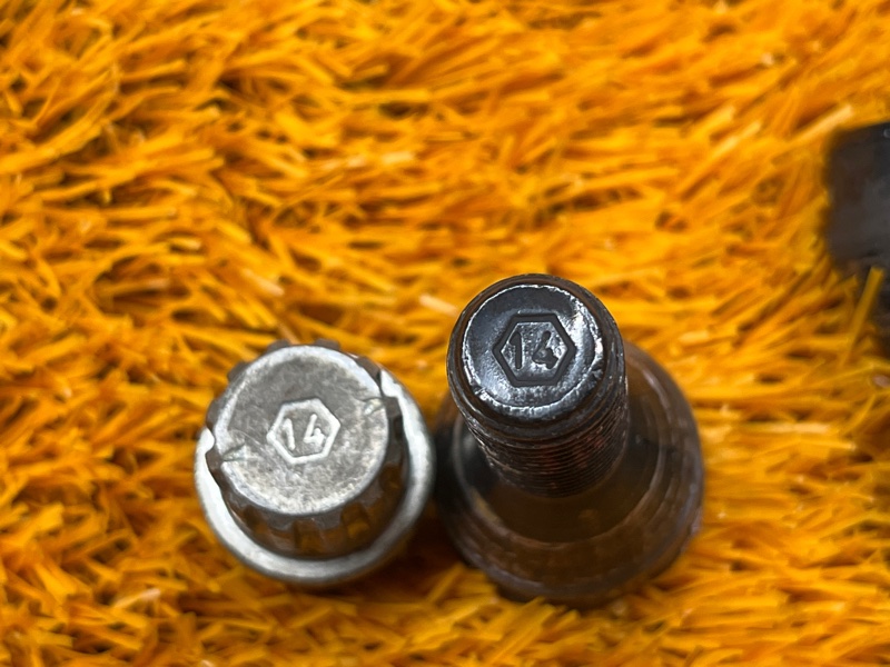 болт колесный(секретка), 2500 рублей, Красноярск