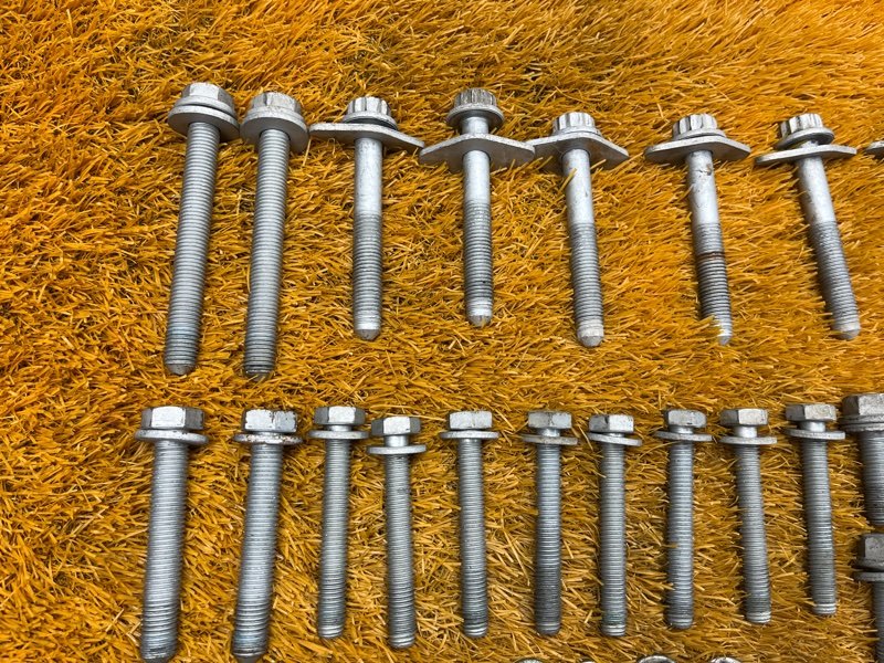 Болты и гайки задней подвески, 1000 рублей, Красноярск