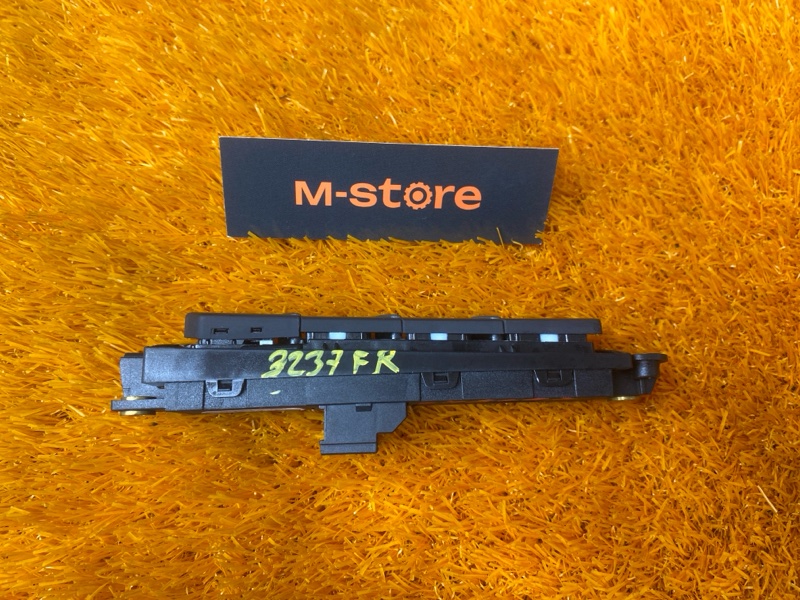 кнопка памяти сидений, 600 рублей, Красноярск