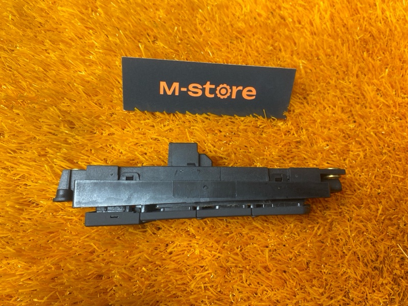 кнопка памяти сидений, 600 рублей, Красноярск