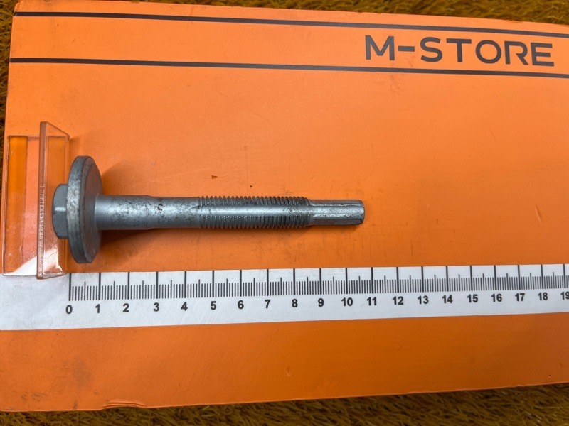 Болт развальный, 1000 рублей, Красноярск