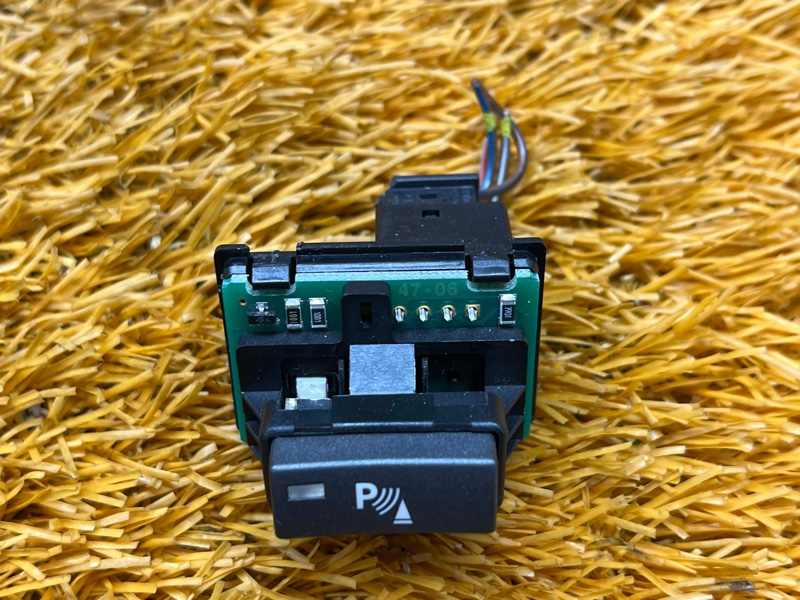 Кнопка парктроника, 300 рублей, Красноярск