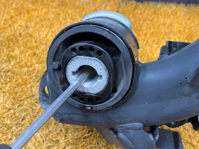 Балка поперечная (подрамник), 11000 рублей, Красноярск