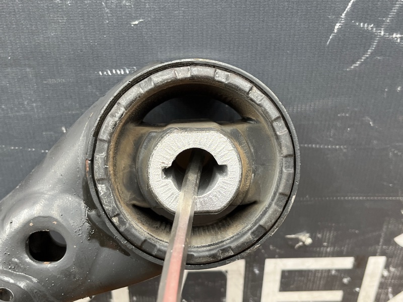 Балка поперечная (подрамник), 11000 рублей, Красноярск