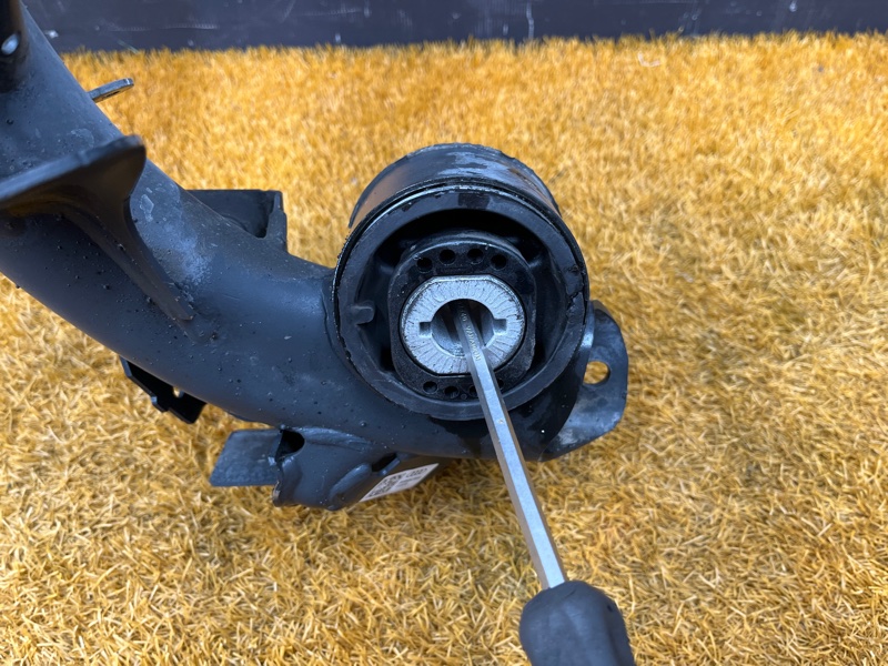 Балка поперечная (подрамник), 11000 рублей, Красноярск