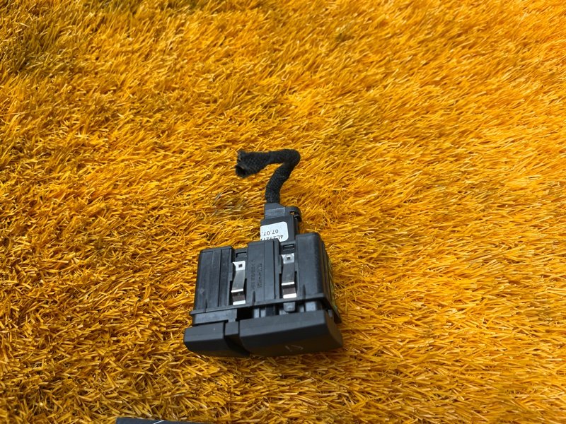 Кнопка открывания бардачка, 300 рублей, Красноярск