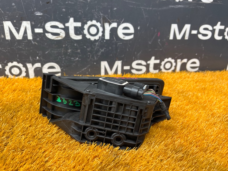 педаль газа, 1000 рублей, Красноярск