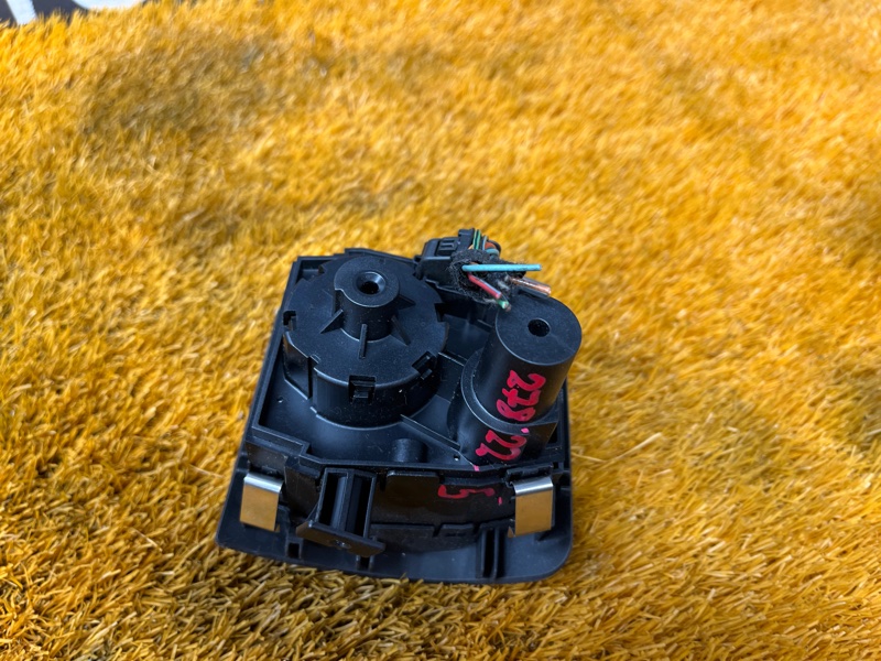 Переключатель света фар, 1000 рублей, Красноярск