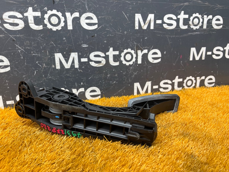 педаль газа, 1000 рублей, Красноярск