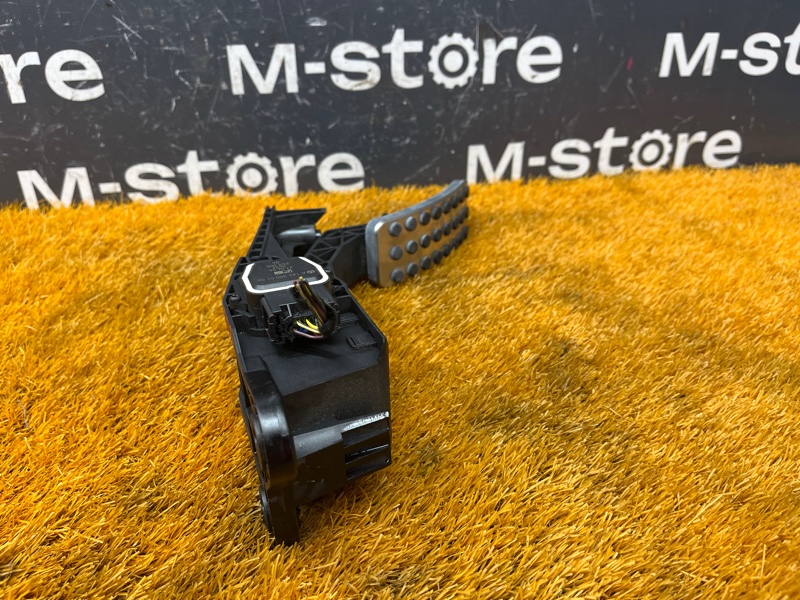 педаль газа, 1000 рублей, Красноярск