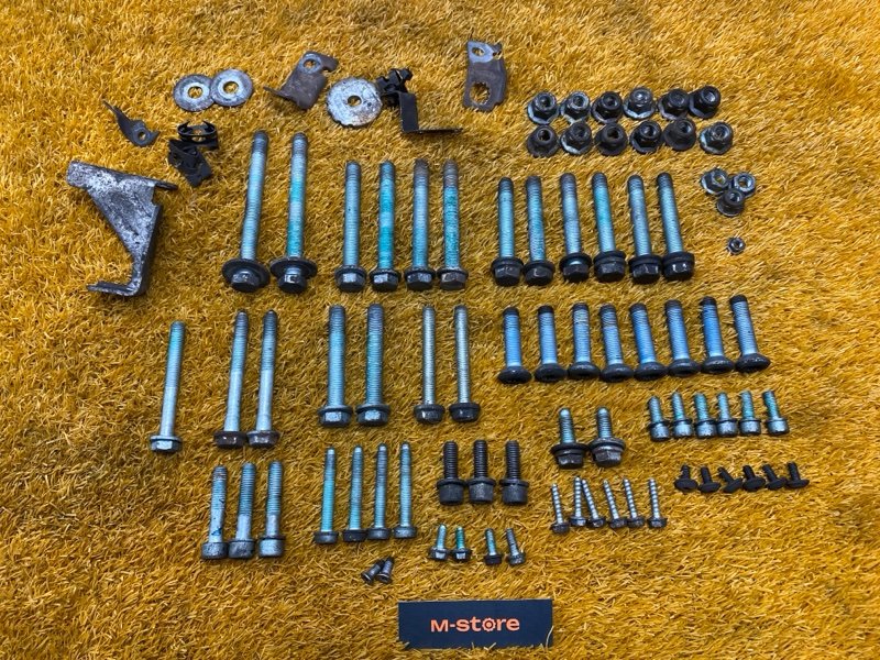 Болты и гайки задней подвески, 1000 рублей, Красноярск