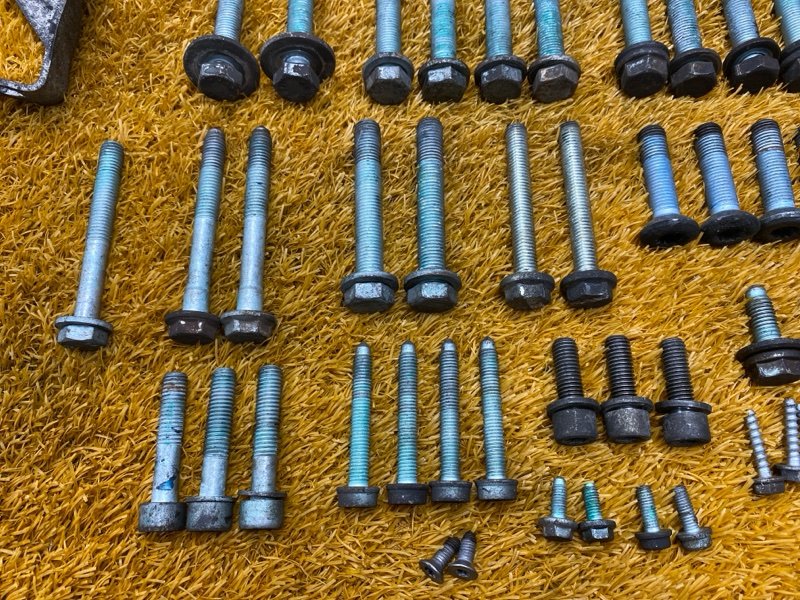 Болты и гайки задней подвески, 1000 рублей, Красноярск