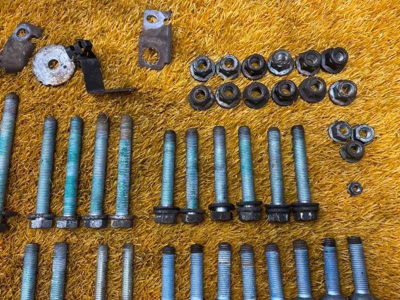 Болты и гайки задней подвески, 1000 рублей, Красноярск