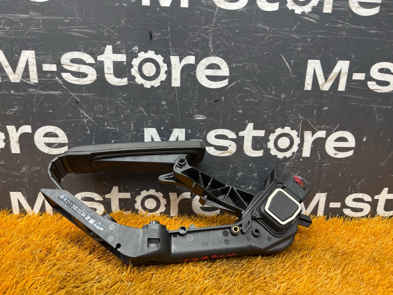 педаль газа, 1000 рублей, Красноярск