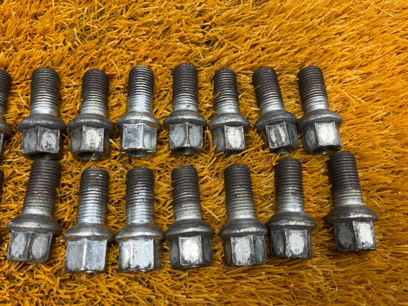 болт колесный, 2000 рублей, Красноярск