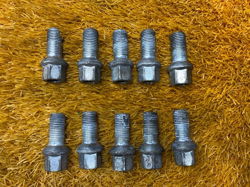 болт колесный, 2000 рублей, Красноярск