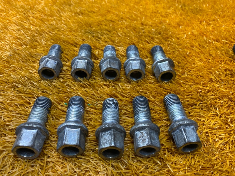 болт колесный, 2000 рублей, Красноярск