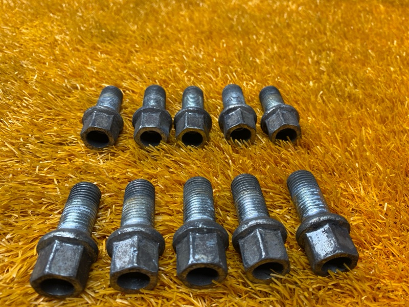 болт колесный, 2000 рублей, Красноярск