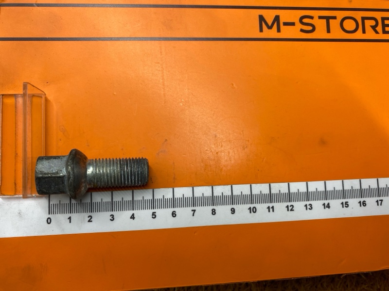 болт колесный, 2000 рублей, Красноярск