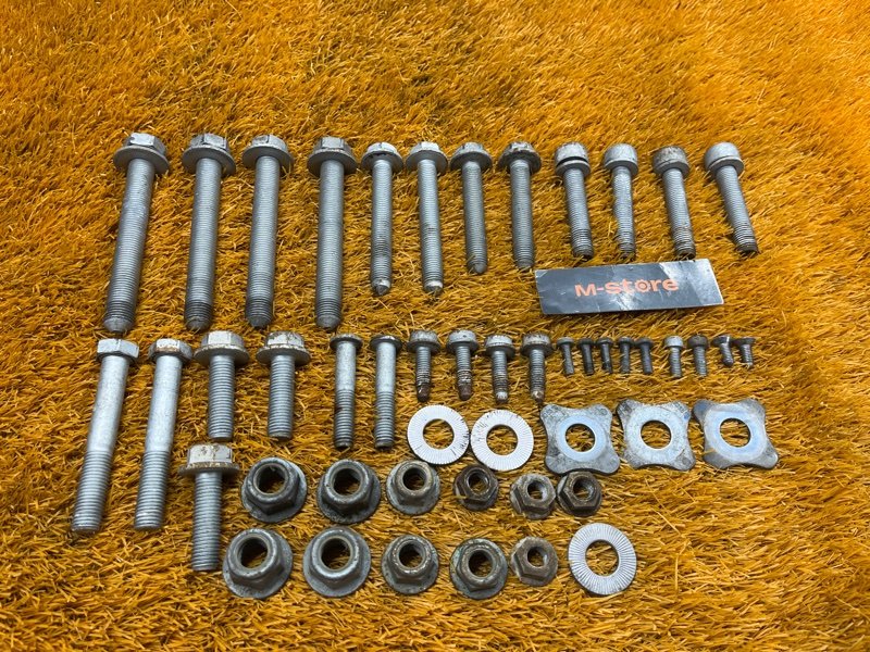 Болты и гайки задней подвески, 1000 рублей, Красноярск