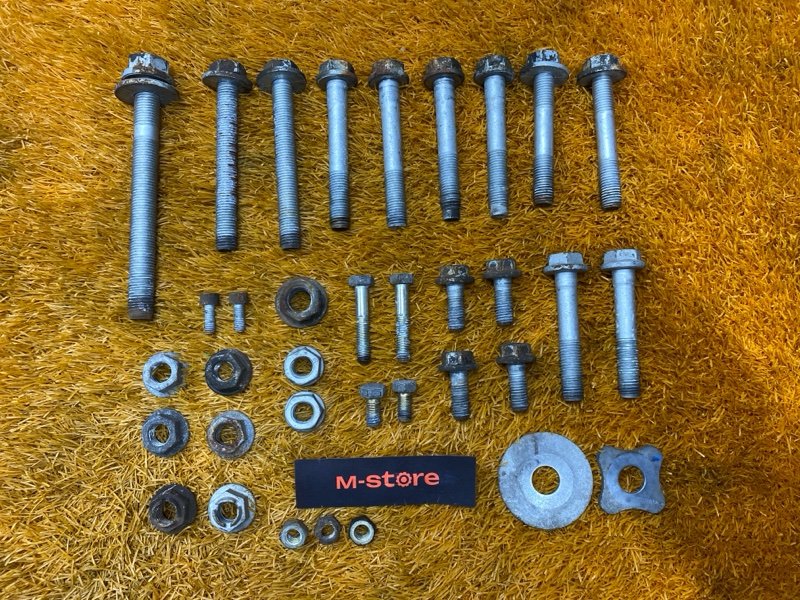 Болты и гайки задней подвески, 1000 рублей, Красноярск