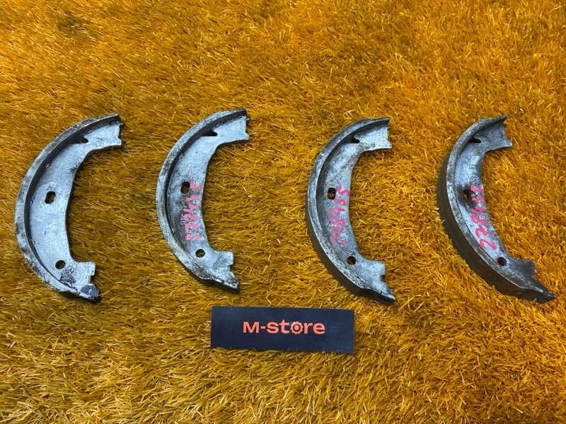 Колодки ручника, 500 рублей, Красноярск